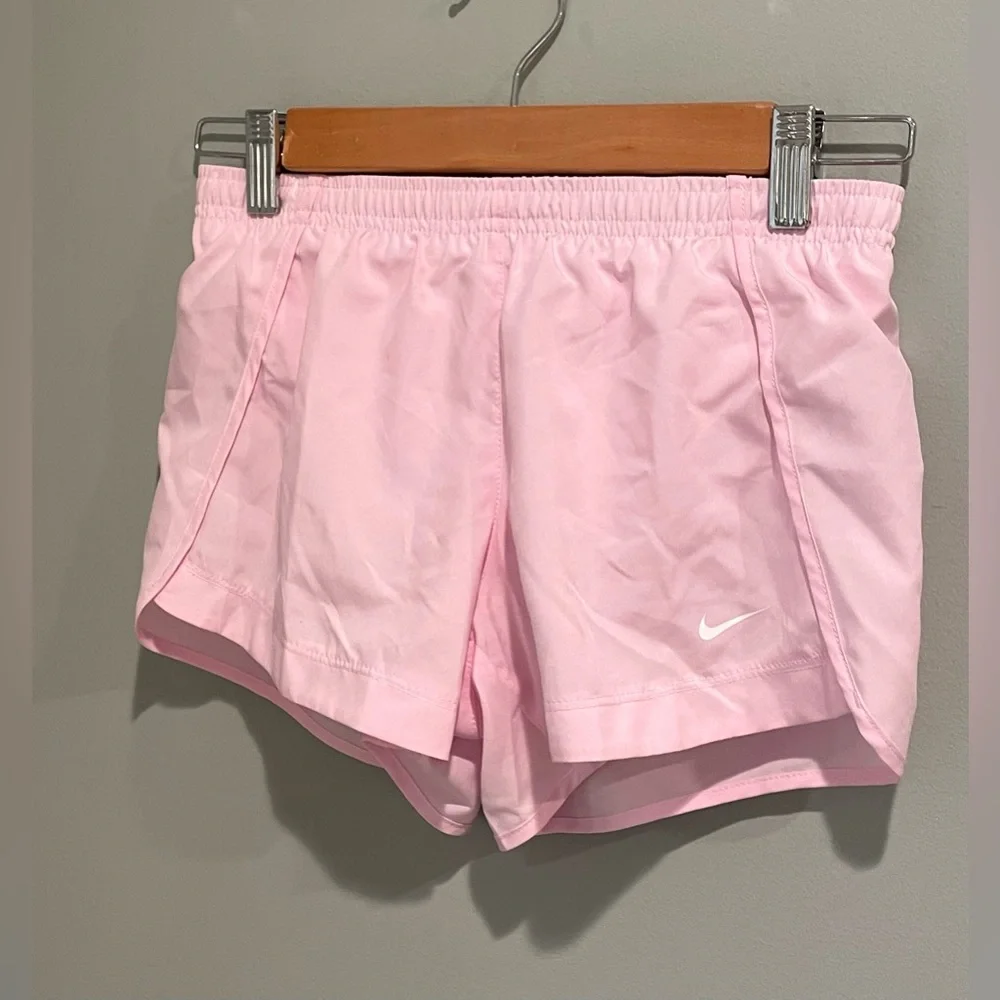 Nike Dri Fit Standard Fit Girls Shorts-Size Med New‎ with Tags